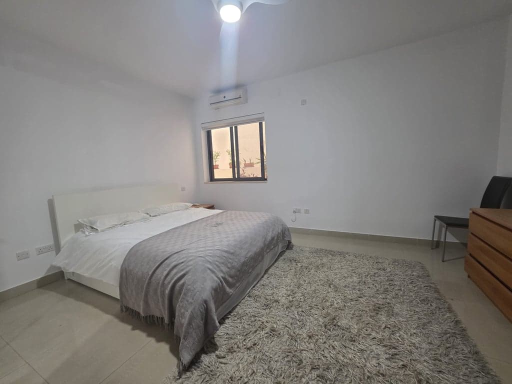 Private Room in St. Julian's - 2