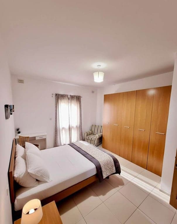 Private Room in Gżira - 3