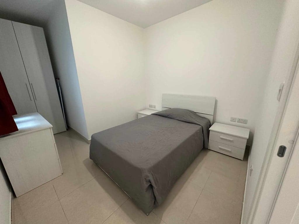 Private Room in St. Julian's - 2