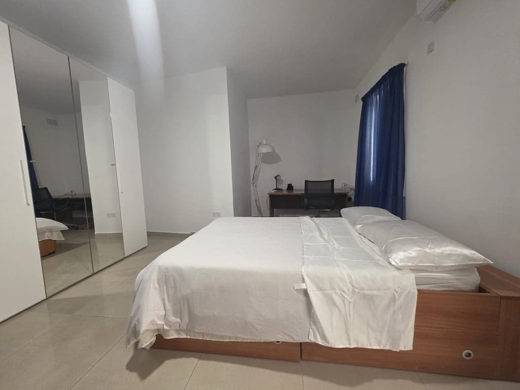 Private Room in St. Julian's - 3