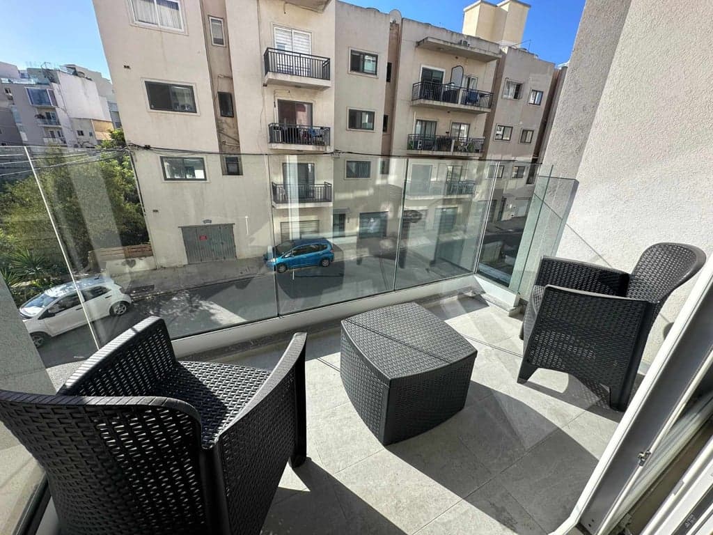 Private Room in St. Julian's - 3